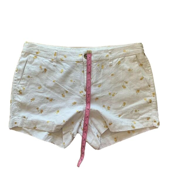 Old Navy White Gold Palm patterned shorts size 6 Flat Front - Picture 6 of 9
